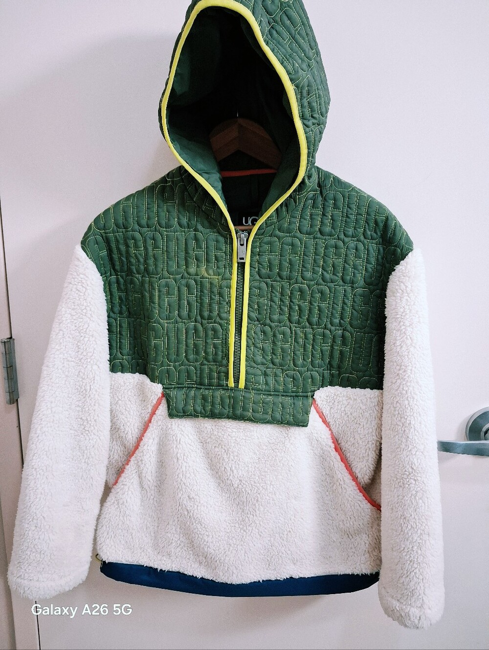 UGG Iggy Sherpa Half Green and Cream Hooded Quilted Sherpa Pullover Size Small